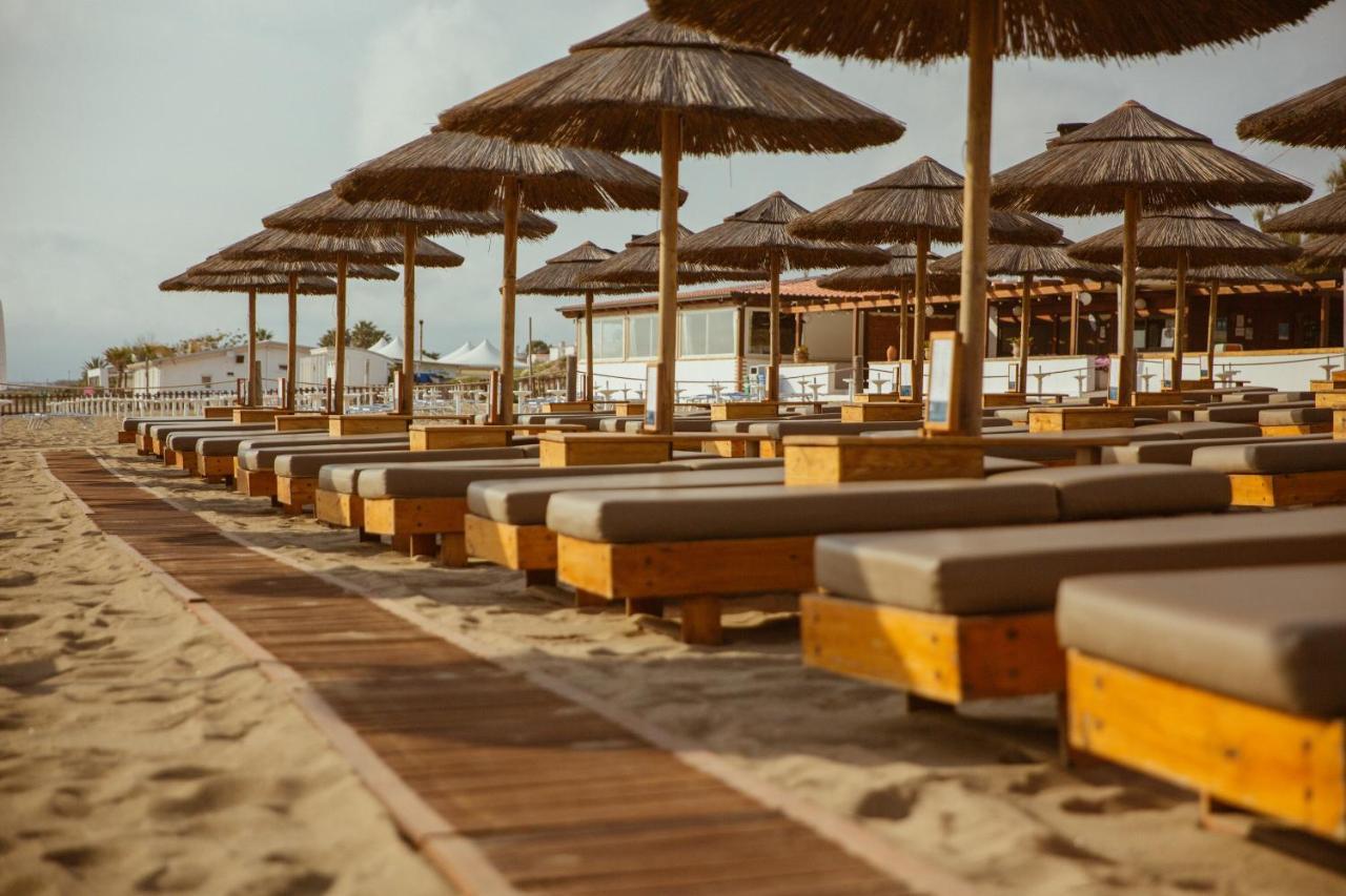 Cumeja Beach Club & Hotel Baia Domizia Exterior foto